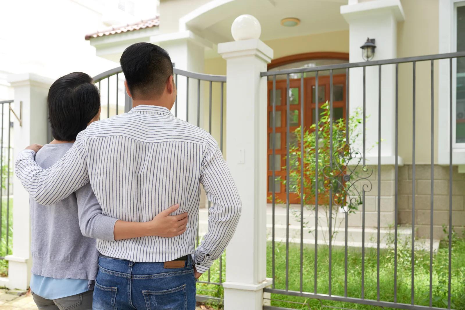 Couple Looking At Dream House 523359